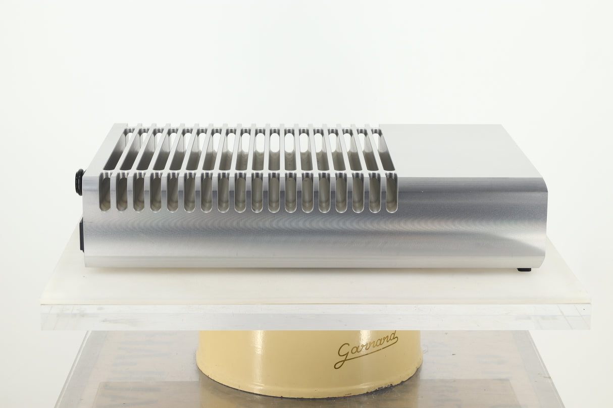 Ayre KX-R Pre Amplifier - Silver / MX-R Monoblock Power Amplifier Pair - Silver