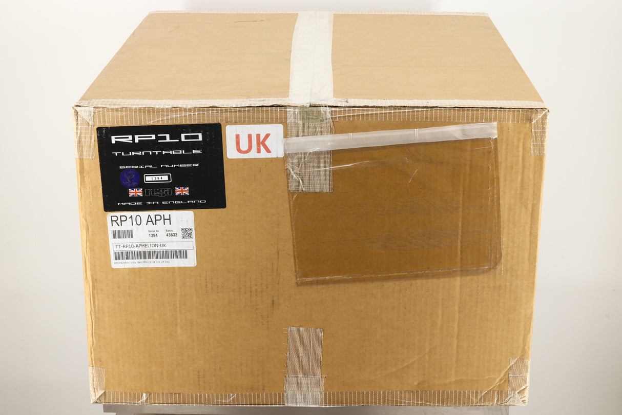 Rega RP10 Turntable - Black / Aphelion MC Cartridge