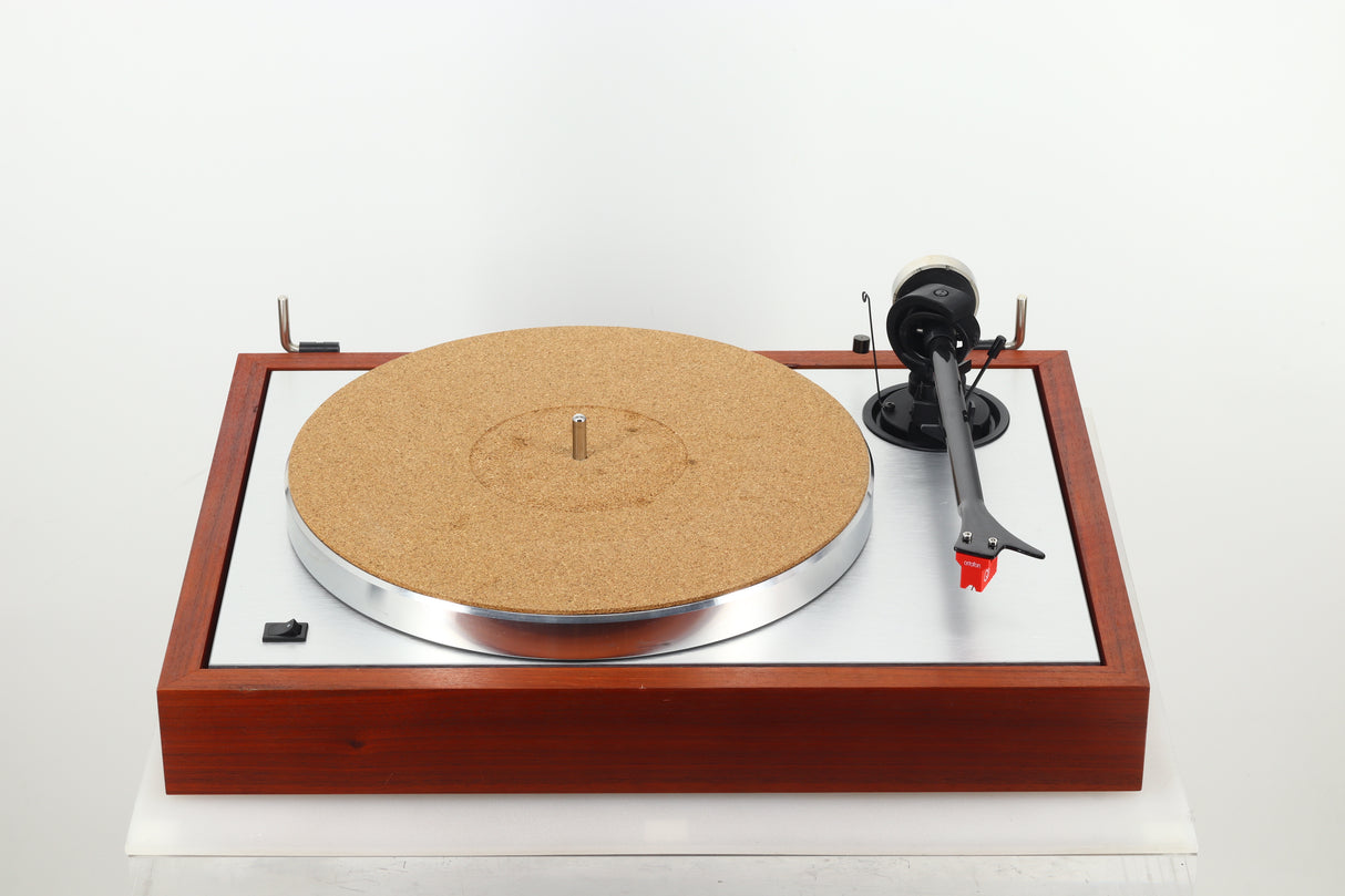 Pro-Ject The Classic Turntable - Rosenut / Ortofon Quintet Red MC Cartridge
