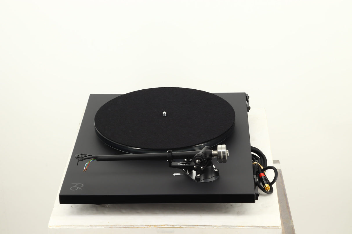 Rega Planar 6 Turntable - Matt Polaris Grey