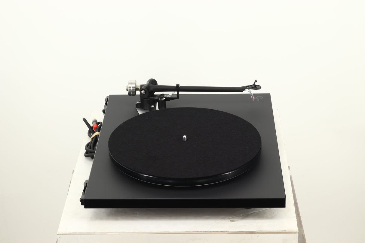 Rega Planar 6 Turntable - Matt Polaris Grey