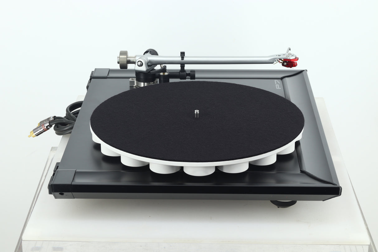 Rega P7 Turntable - Black / Dynavector 10X5 Cartridge