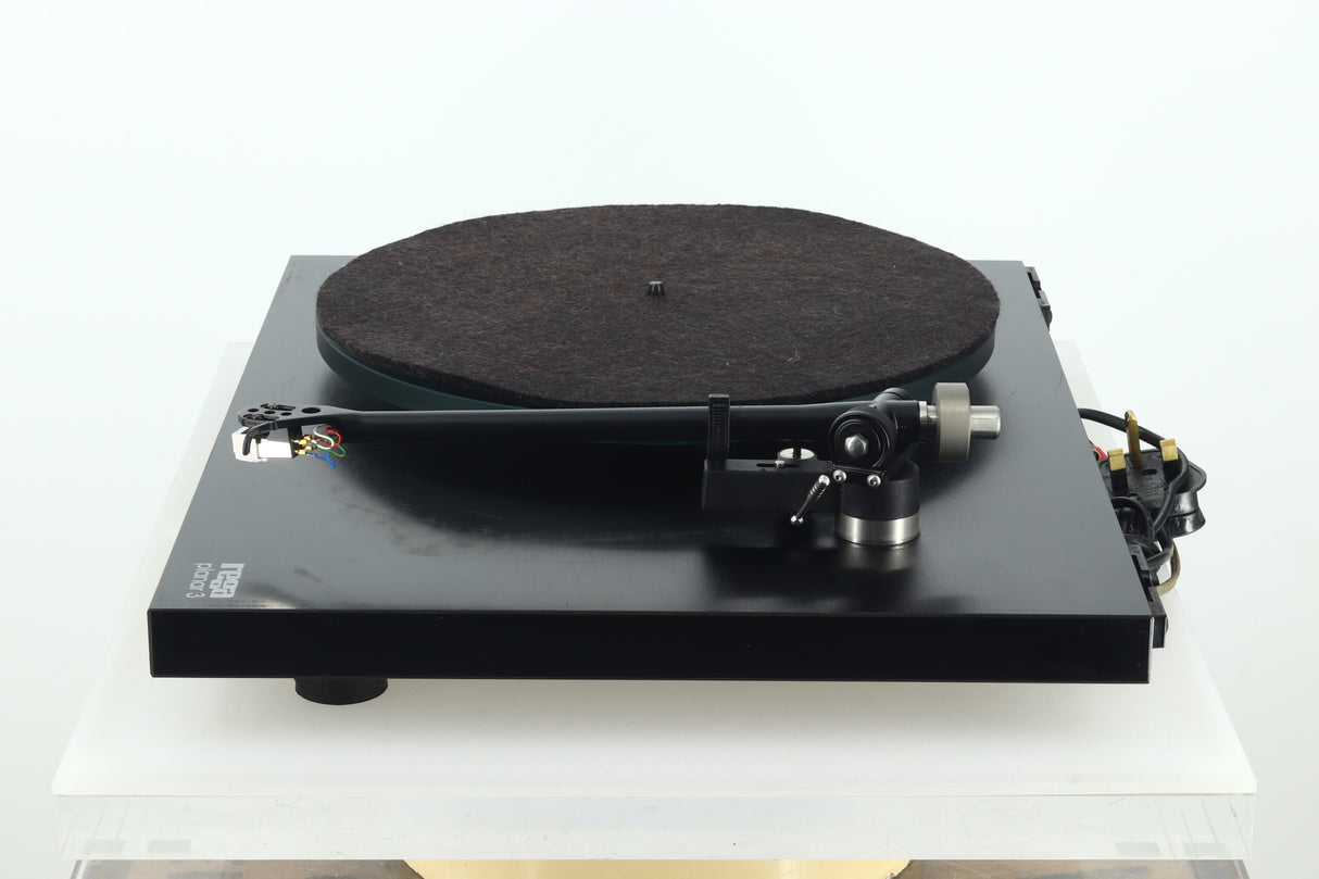 Rega Planar 3 Turntable / Carbon Cartridge