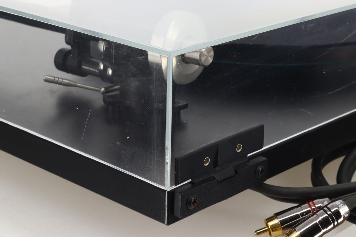 Rega P3/24 Turntable - Black / Bias 2 Cartridge