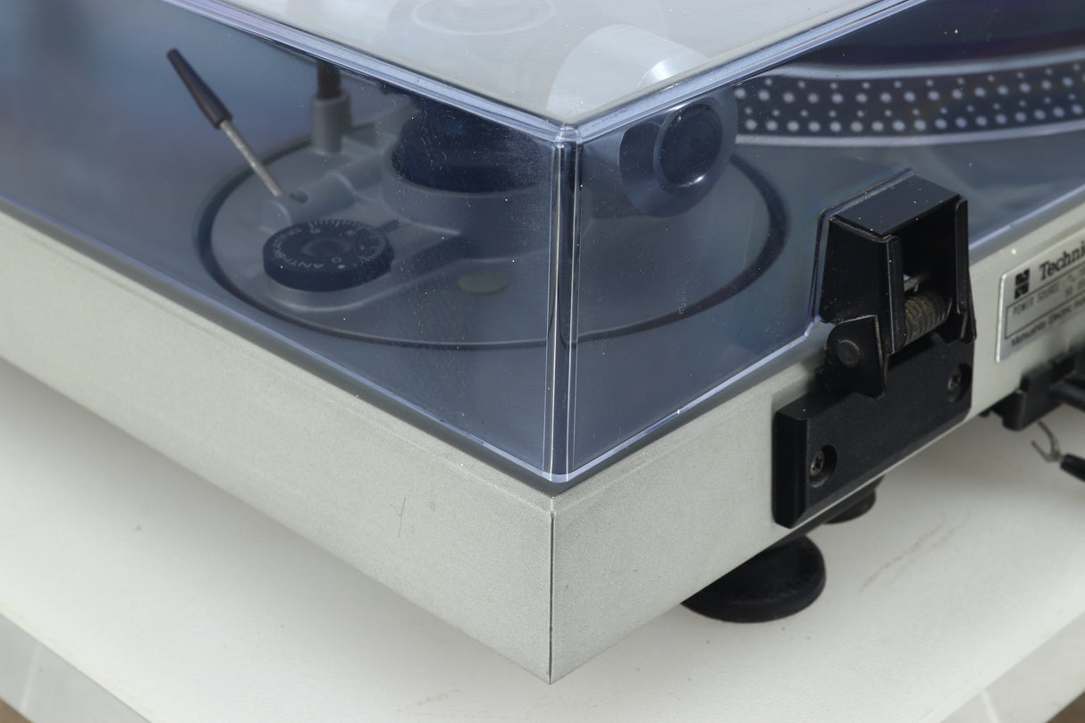 Technics SL-1700 Turntable - Silver