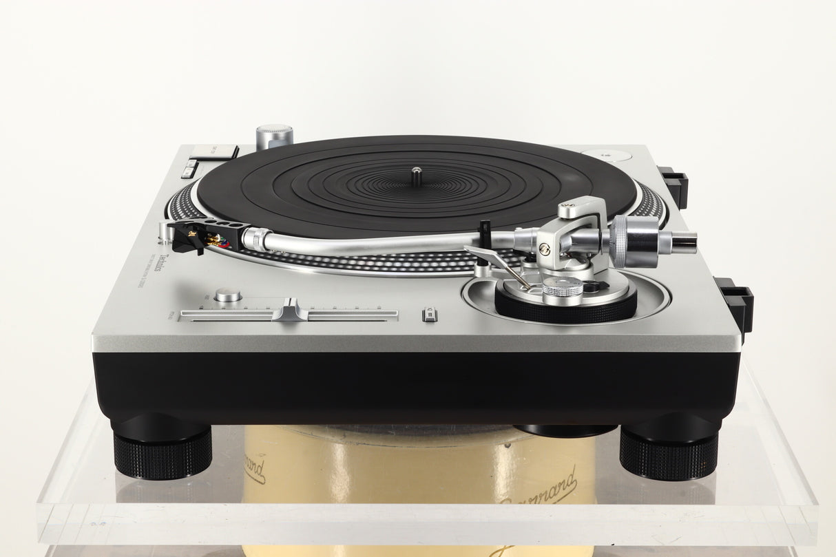 Technics SL-1200GR2 Turntable / Ortofon 2MR Black Cartridge