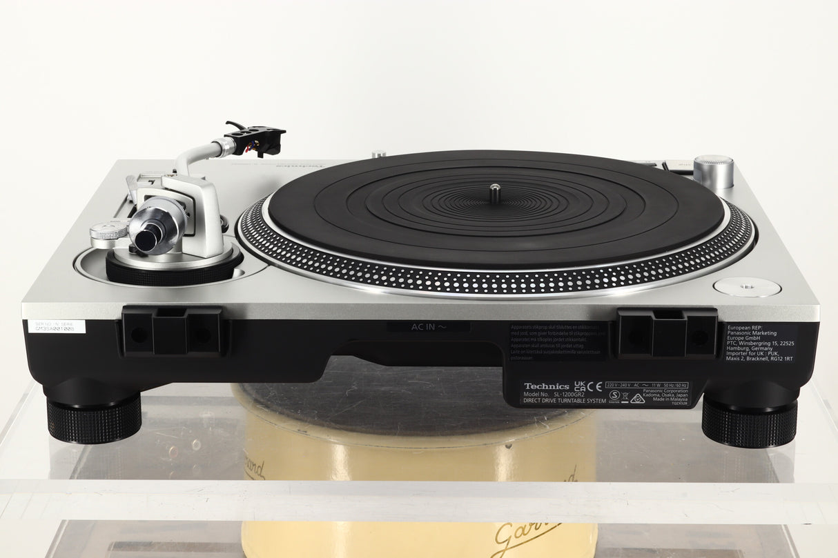 Technics SL-1200GR2 Turntable / Ortofon 2MR Black Cartridge