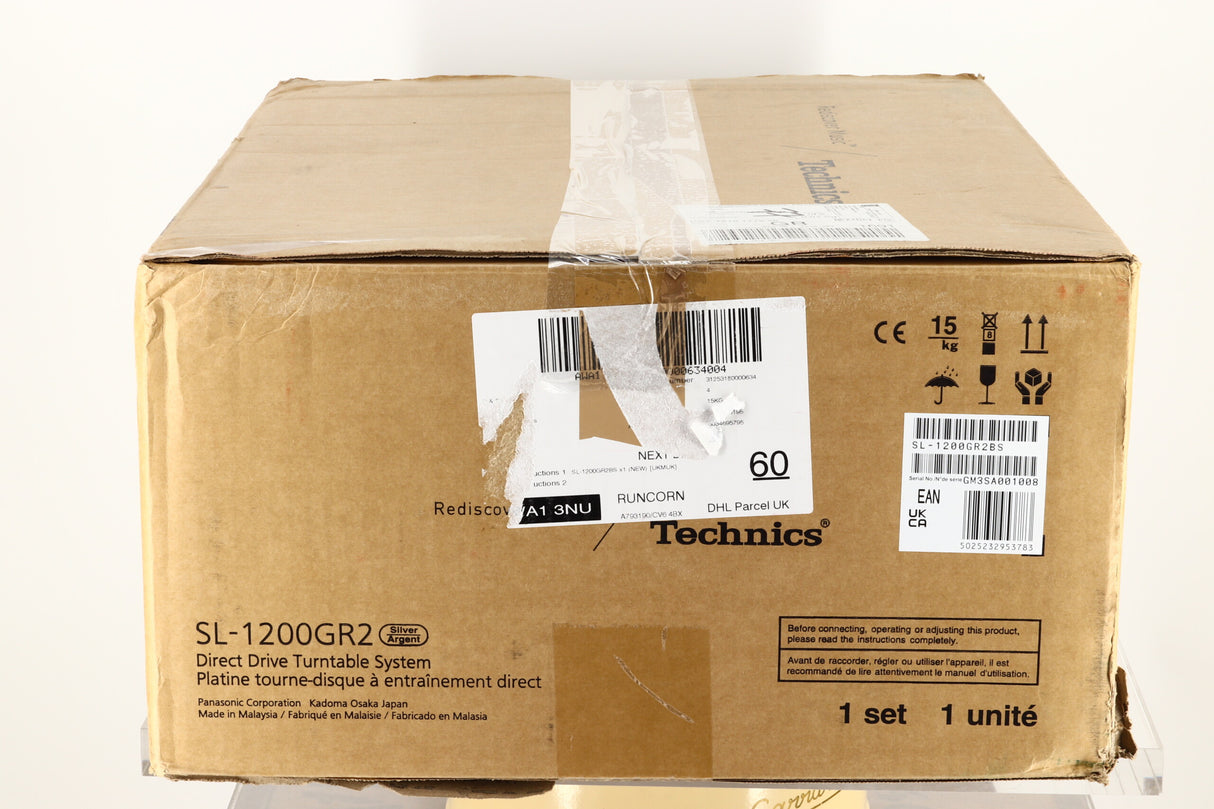 Technics SL-1200GR2 Turntable / Ortofon 2MR Black Cartridge