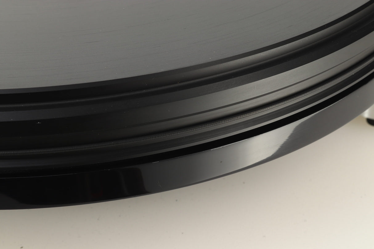 Michell Tecnodec Turntable / Rega RB202 tonearm / AT-95E Cartridge