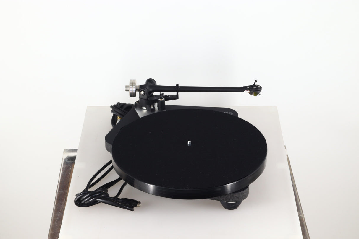Rega Planar 8 Turntable / ND7 Cartridge - Black
