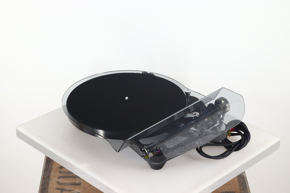Rega Planar 8 Turntable / ND7 Cartridge - Black