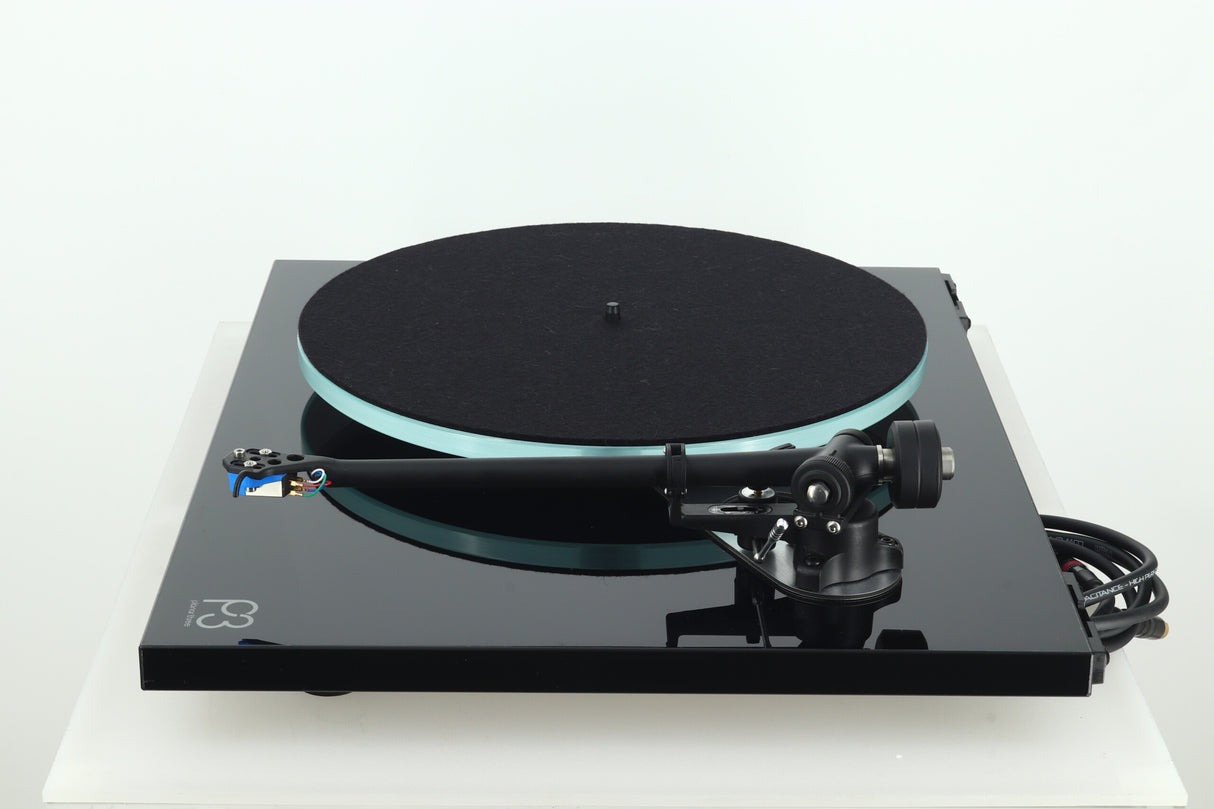 Rega Planar 3 Turntable - Black / Elys 2 Cartridge