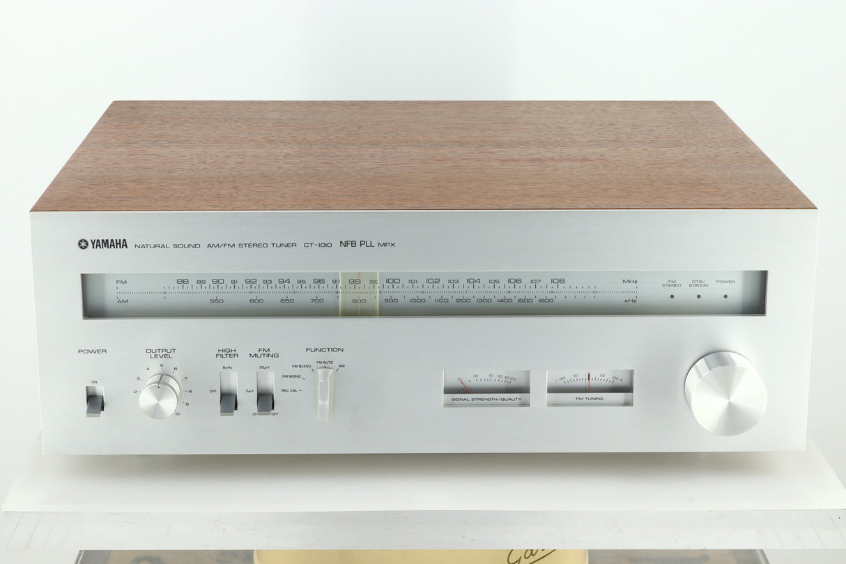 Yamaha CA-2010 Integrated Amplifier and CT-1010 AM/FM Stereo Tuner