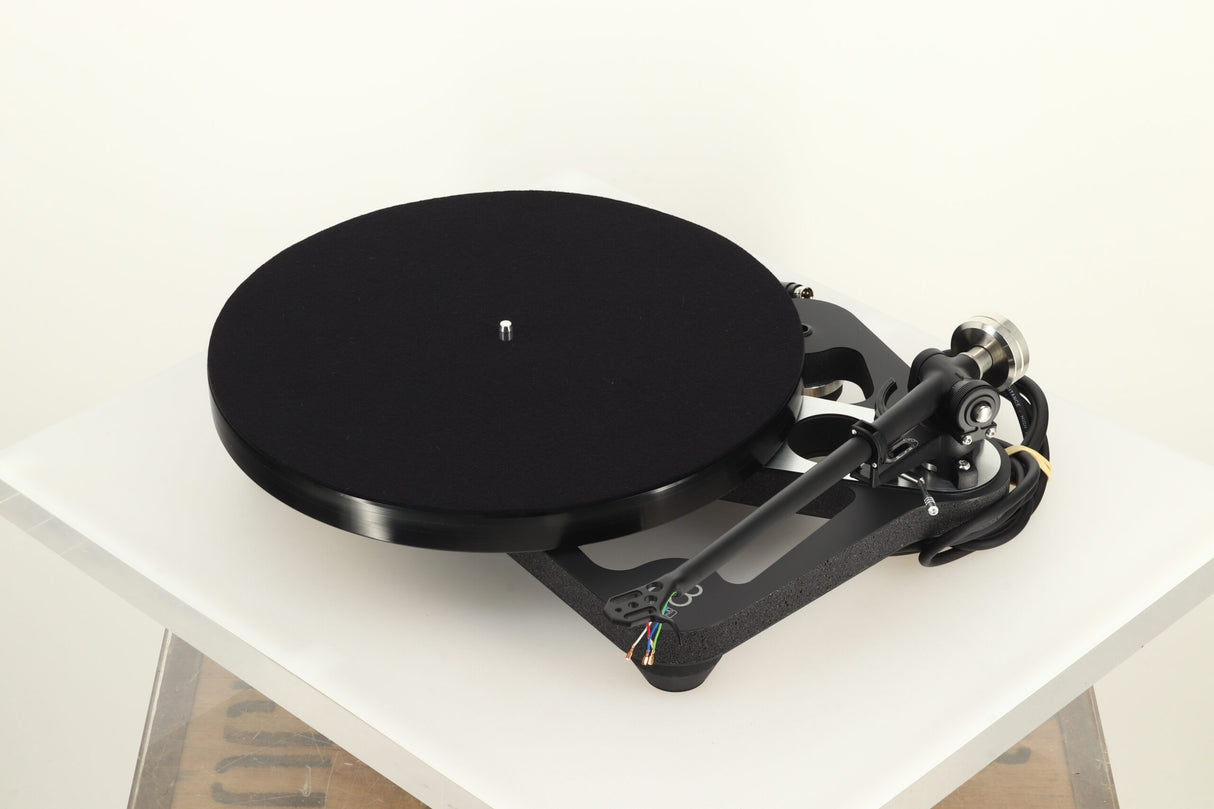 Rega Planar 8 Turntable - Matt Polaris Grey