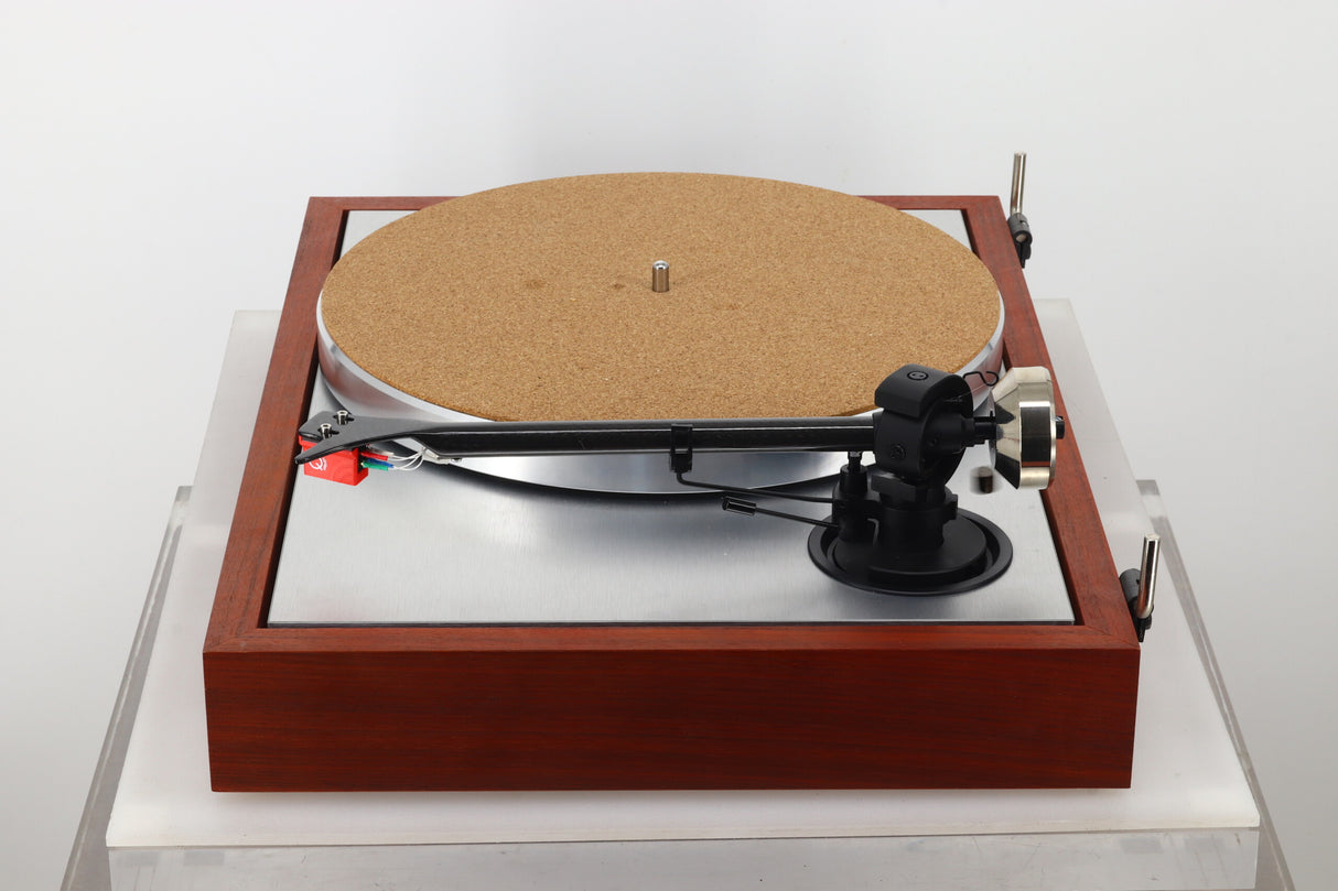 Pro-Ject The Classic Turntable - Rosenut / Ortofon Quintet Red MC Cartridge