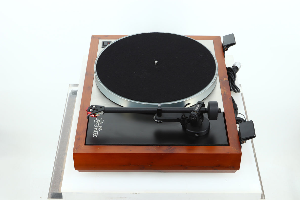 Linn LP12 Turntable / Lingo / Trampolin Base / Akito Tonearm / Dynavector 10X5 Cartridge