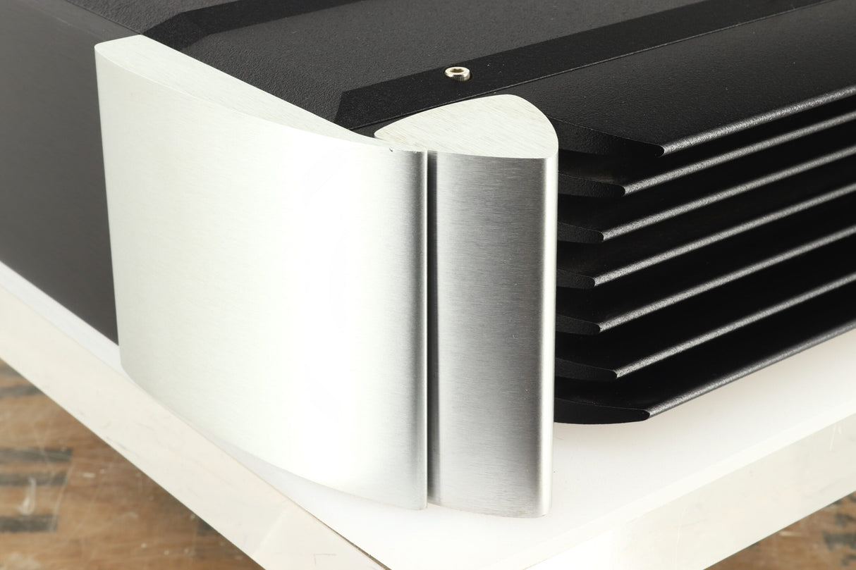 Moon by SimAudio Evolution 610LP PhonoStage - Black/Silver