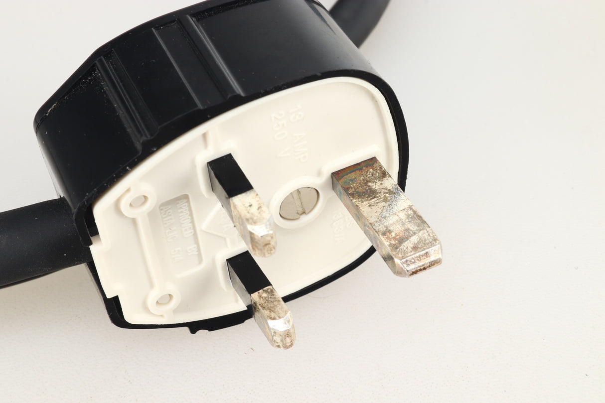 MCRU Asylum Mains Cable 1.15m