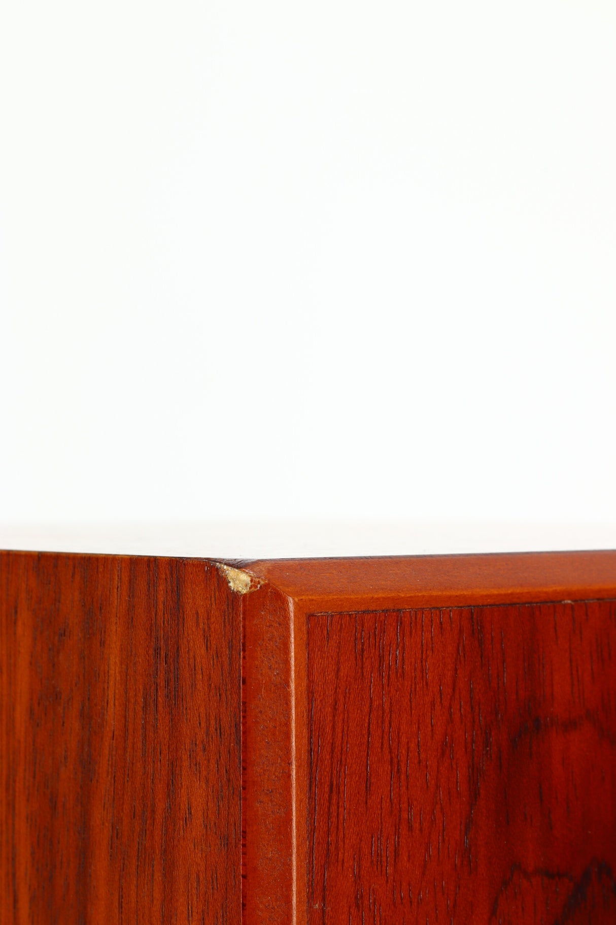 Monitor Audio Silver 8i Floorstanding Speakers - Rosenut