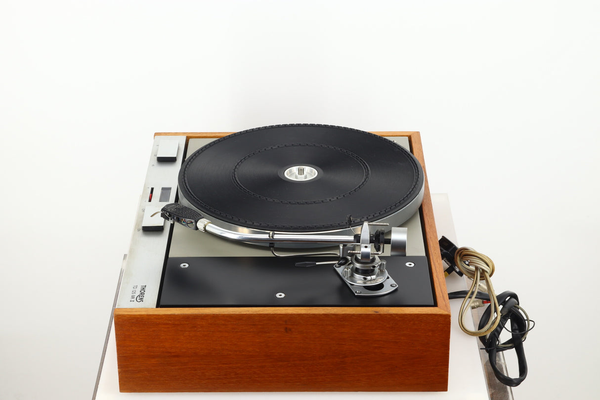 Thorens TD125 MkII Turntable / SME 3009 S2 Improved Tonearm / Shure V15 MkIII Cartridge