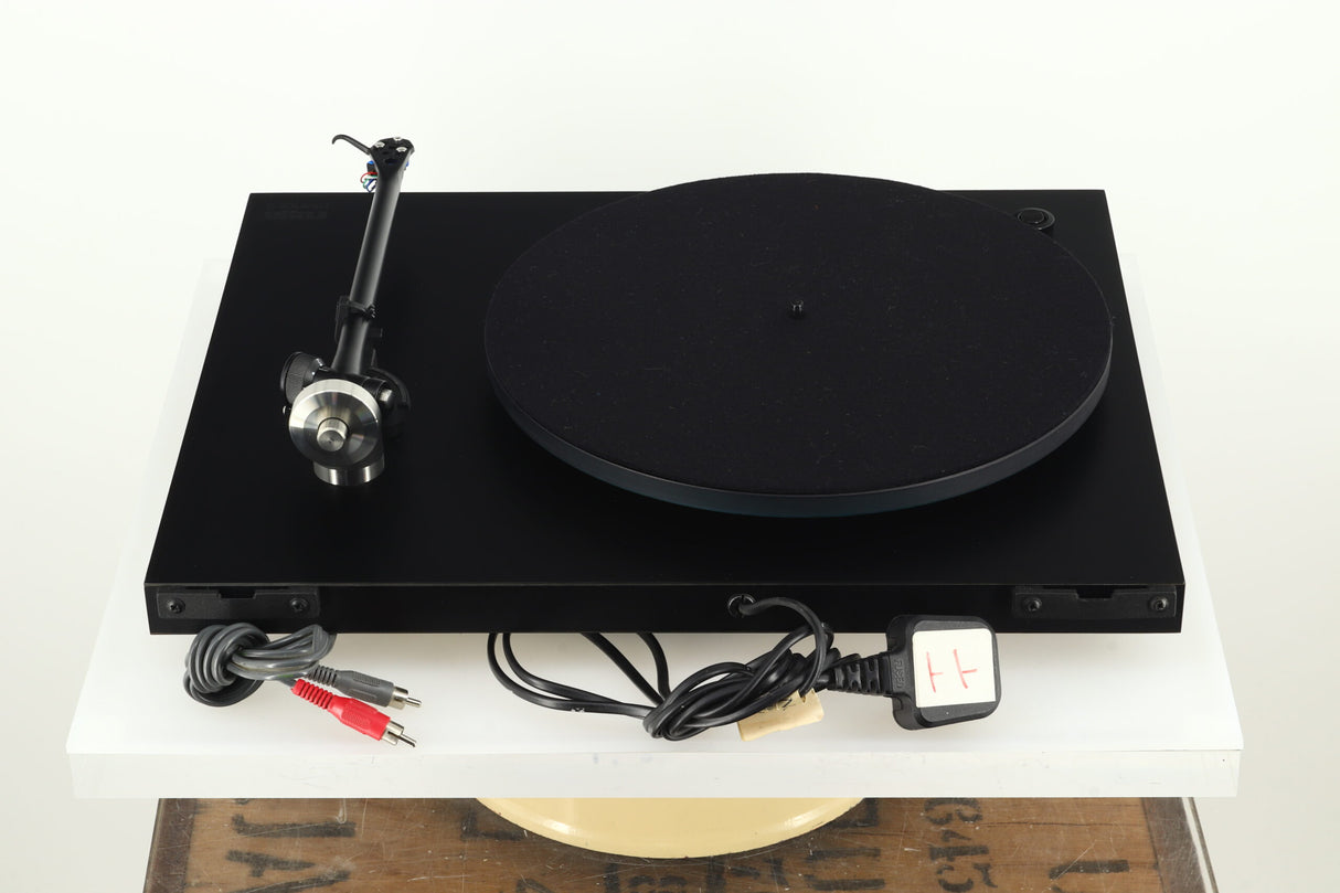 Rega Planar 3 Turntable / Elys 2 Cartridge