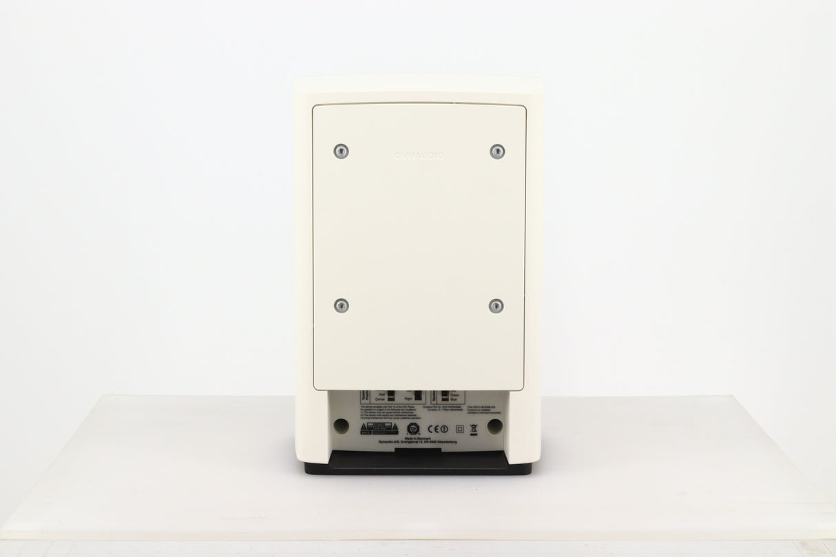 Dynaudio XEO 2 Active Standmount Speakers Inc. Hub - White