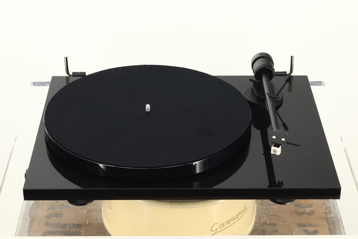 Pro-Ject E1 BT Turntable - Gloss Black