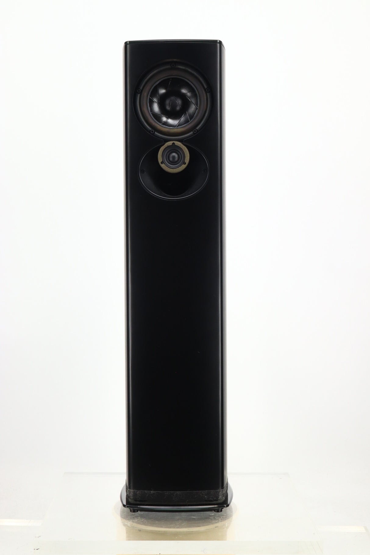 Linn 520 Active Floorstanding Speakers - Black