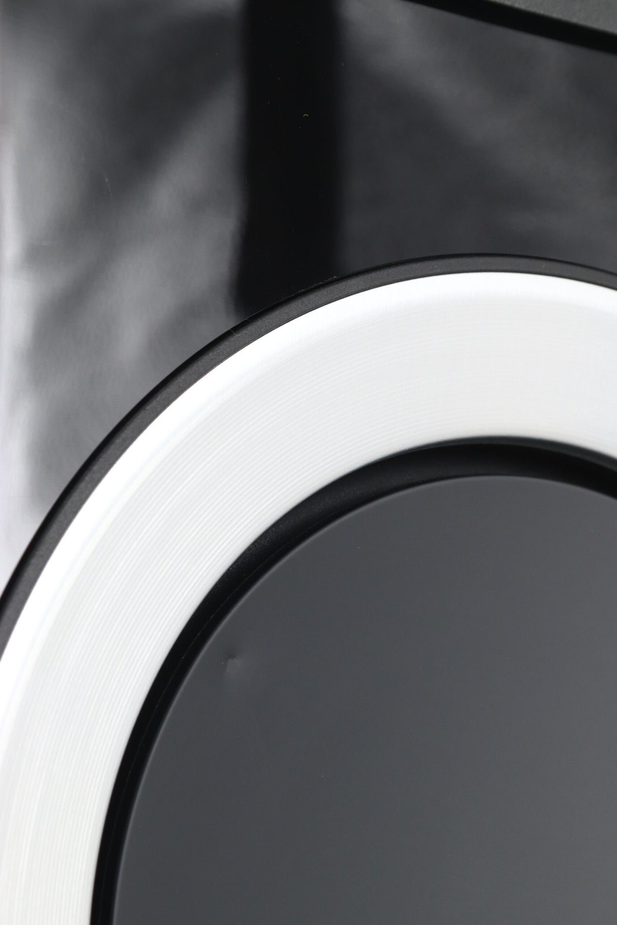 KEF R500 Floorstanding Speakers - Gloss Black