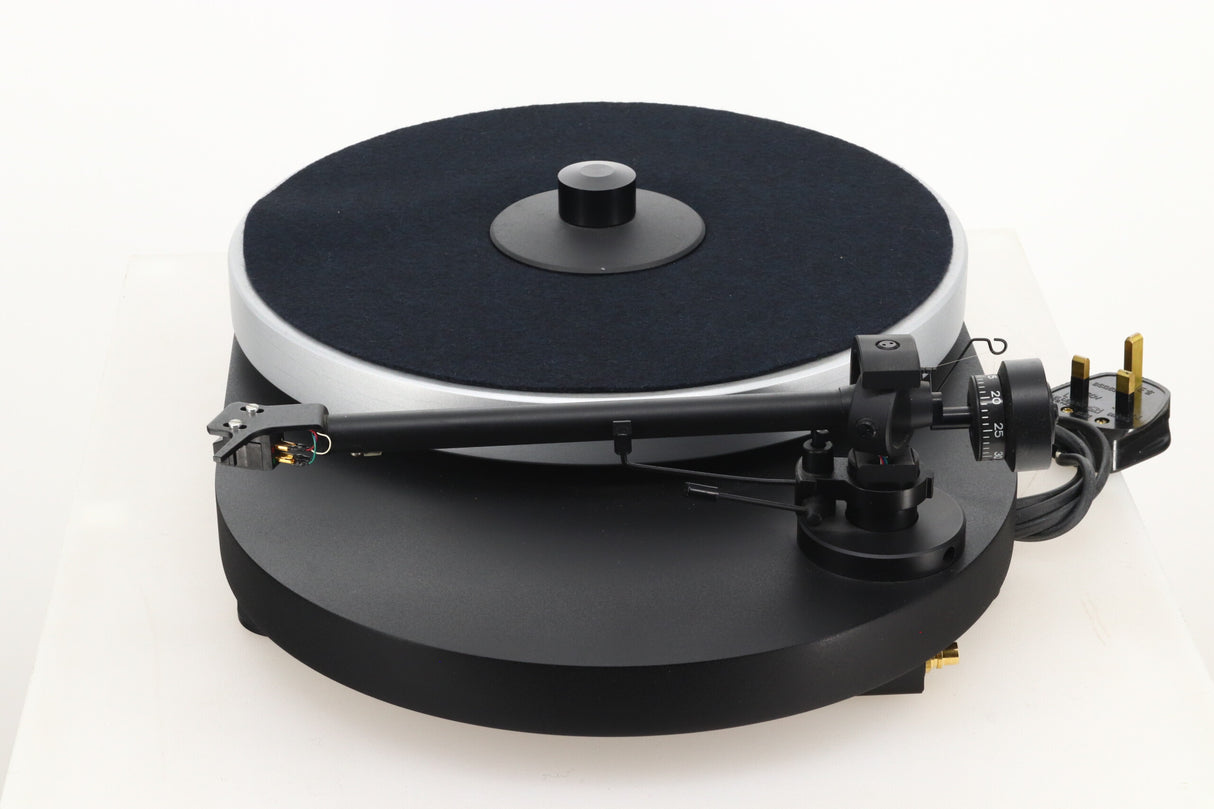 Pro-Ject RPM 4 Turntable