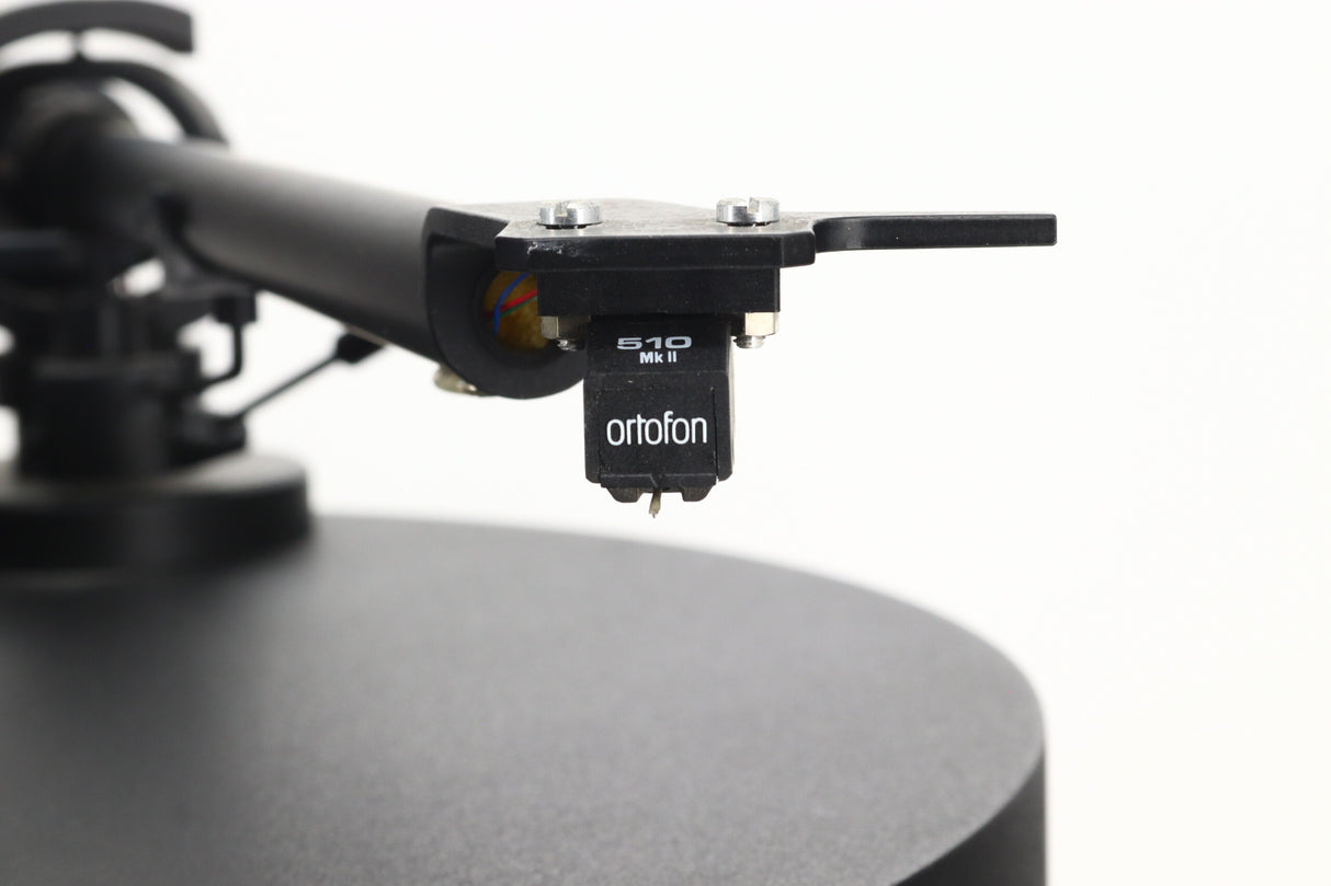 Pro-Ject RPM 4 Turntable
