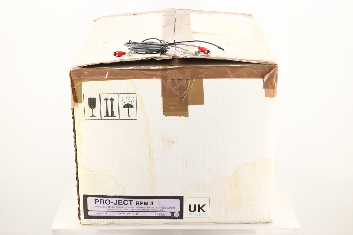 Pro-Ject RPM 4 Turntable