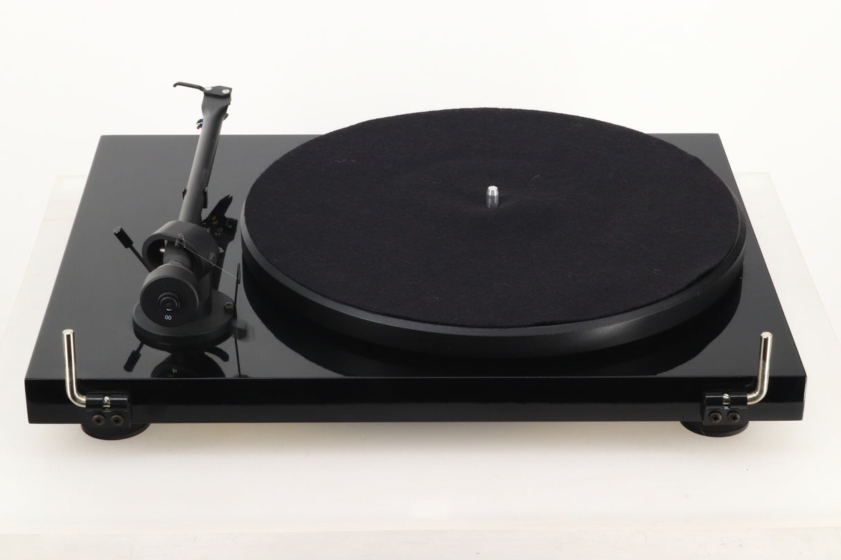 Pro-Ject Debut III SE Turntable - Black