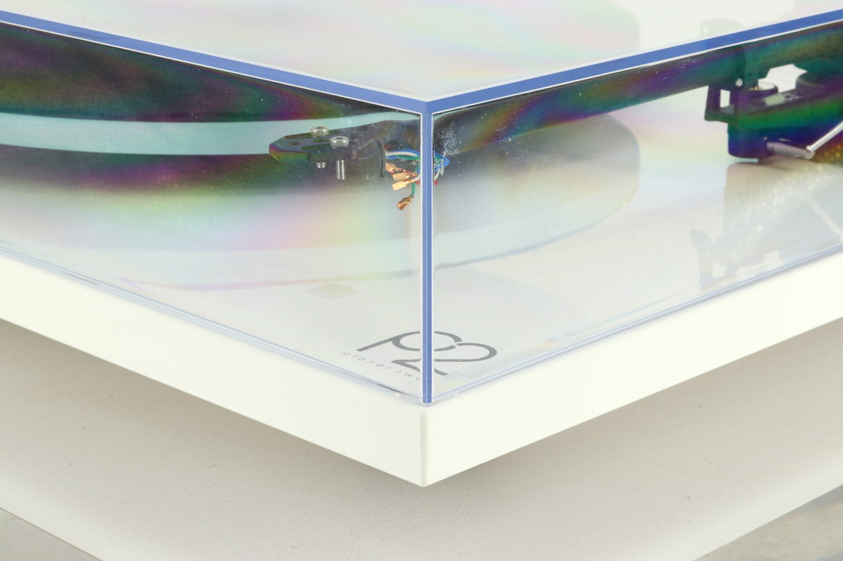 Rega Planar 2 Turntable - White