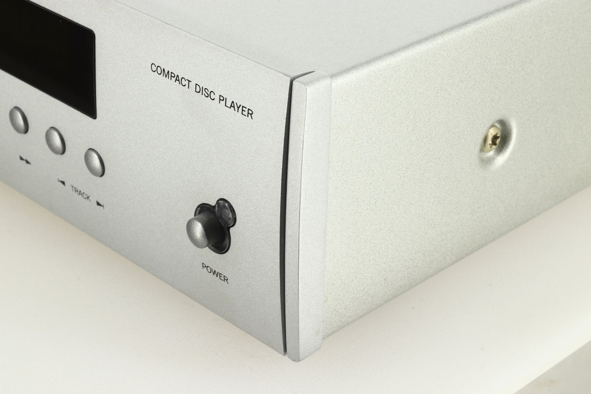 Arcam DiVA CD82 24-Bit CD Player - Silver