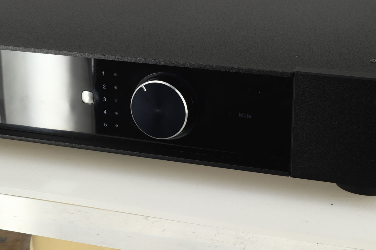 Rega Elex-R Integrated Amplifier