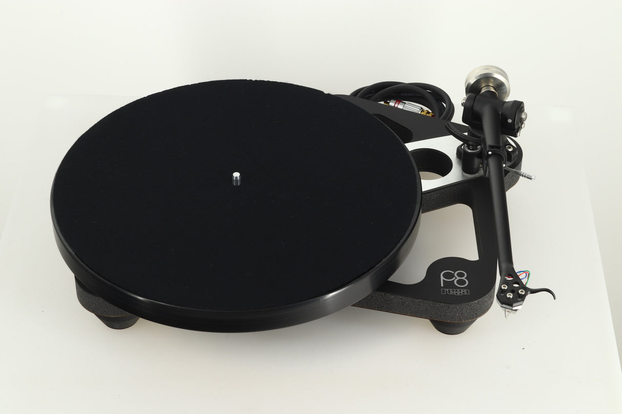 Rega Planar 8 Turntable / Apheta 2 Cartridge