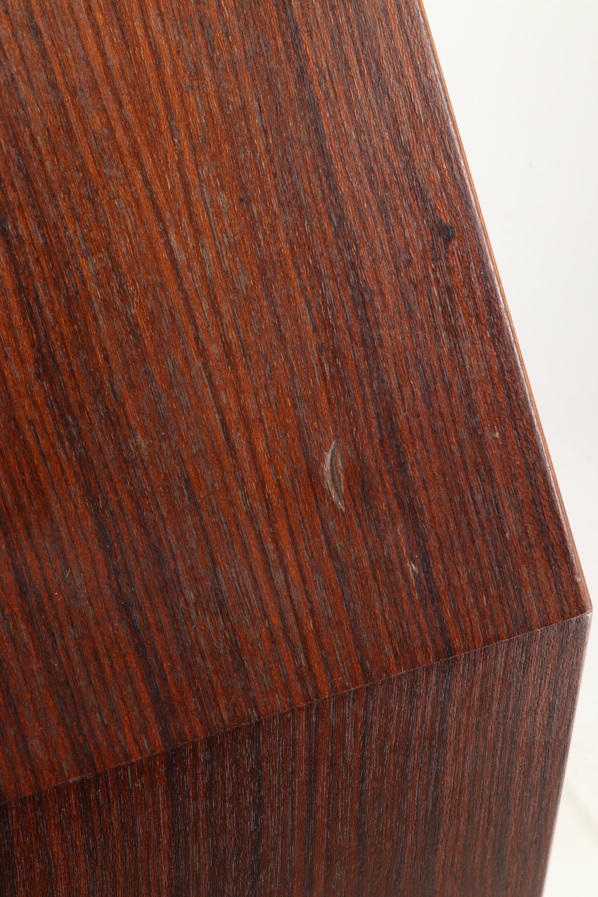 Roksan Ojan 3 Floorstanding Speakers - Rosewood