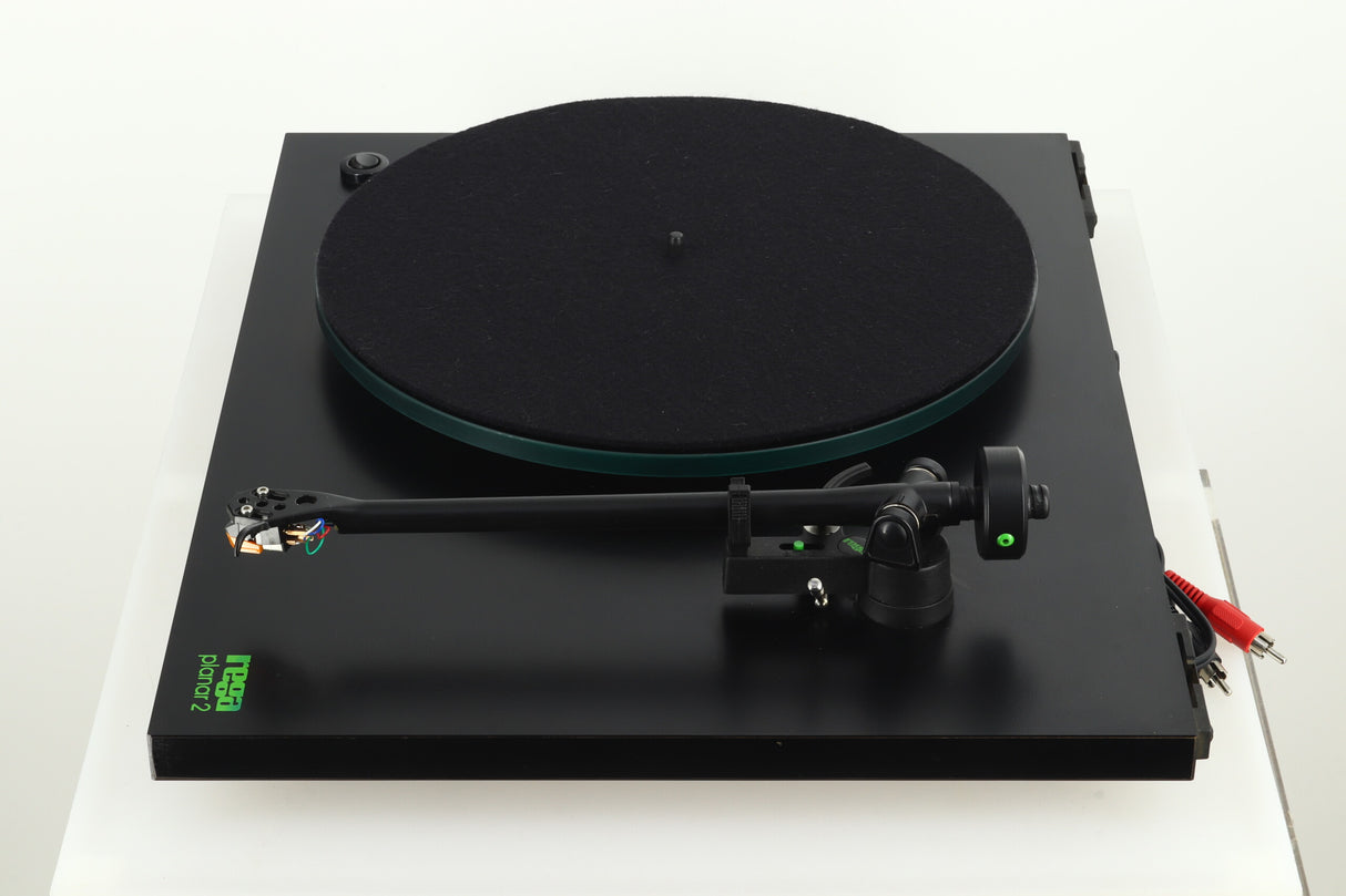 Rega Planar 2 Turntable / Audio Technica VM95EN Cartridge