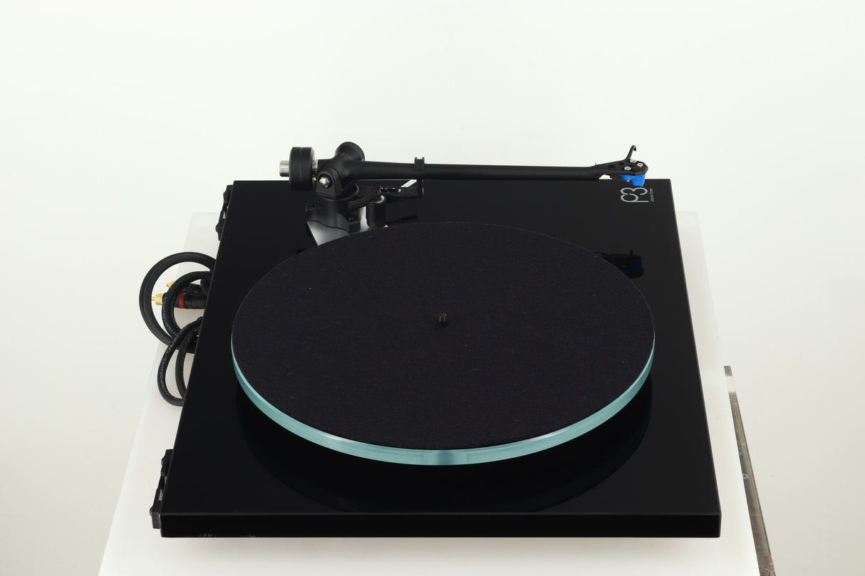 Rega Planar 3 Turntable / Elys 2 Cartridge - Black