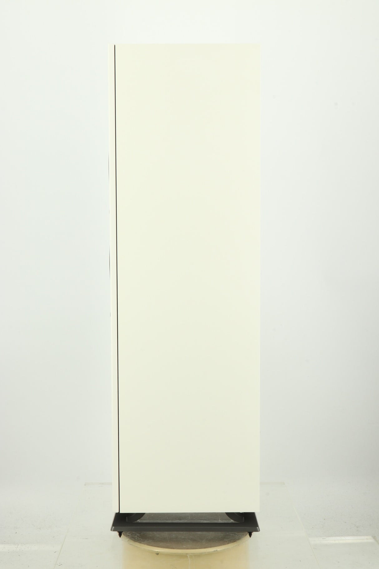 Dali Oberon 5 Floorstanding Speakers - White