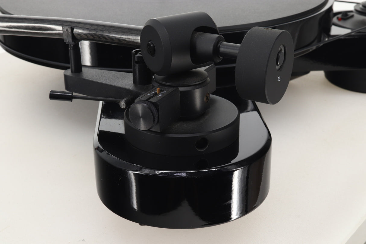 Pro-Ject RPM 3 Carbon Turntable - Black / Ortofon 2M Silver Cartridge