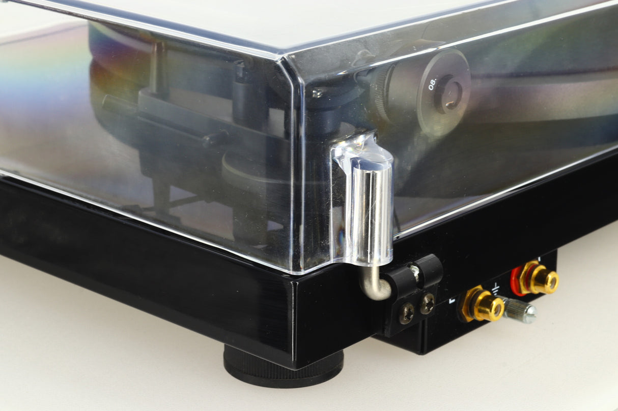 Pro-Ject Debut Carbon DC Turntable - Piano Black / Ortofon 2M Red Cartridge