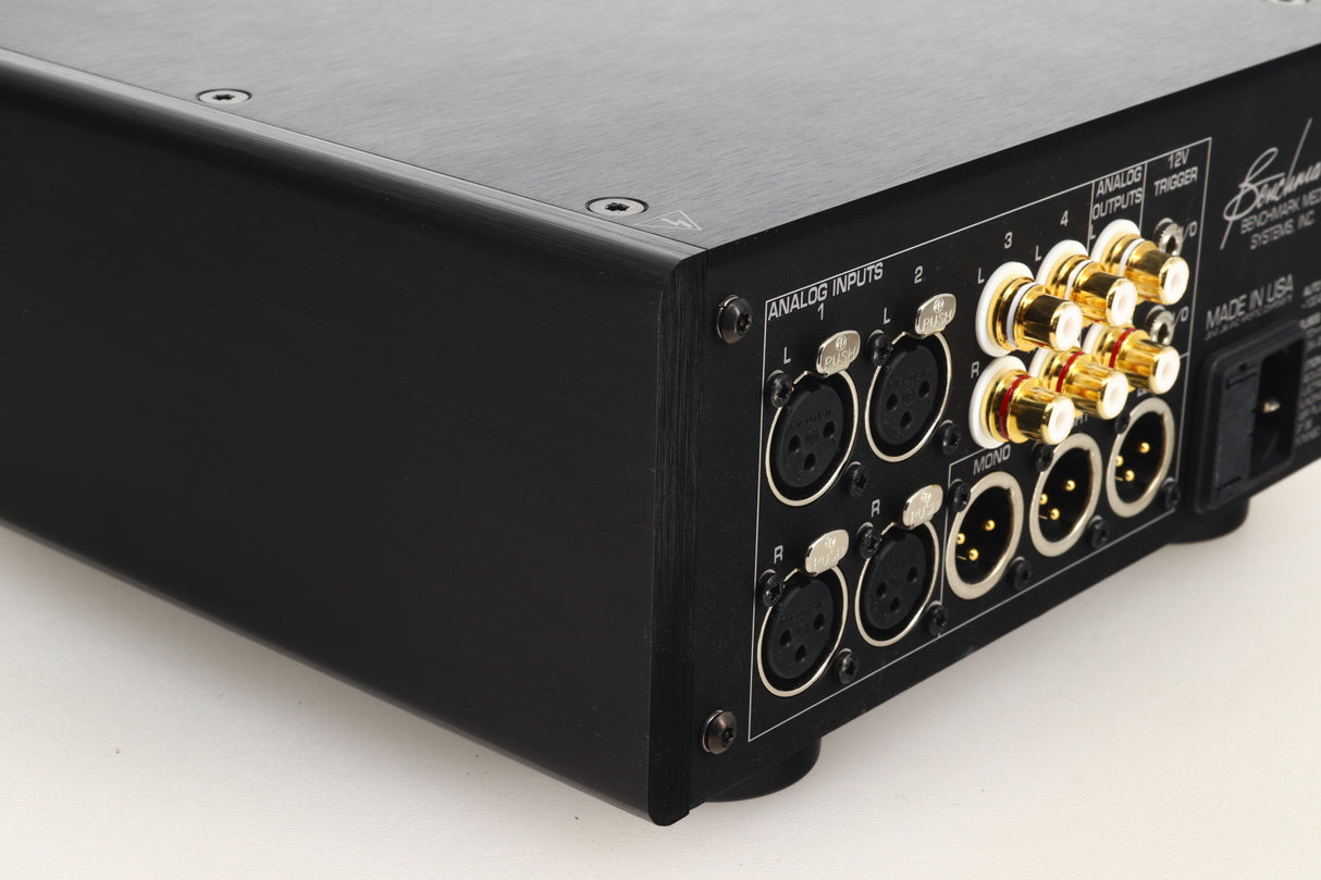 Benchmark LA4 Pre Amplifier - Silver