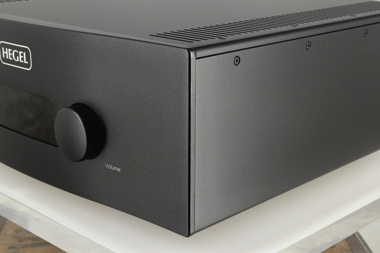 Hegel H590 Reference Integrated Amplifier