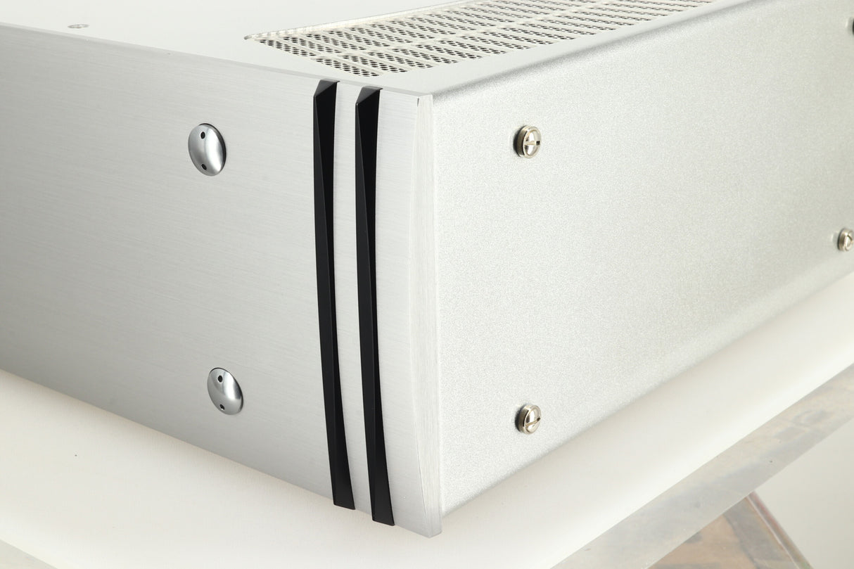 ATC P2 Power Amplifier - Silver