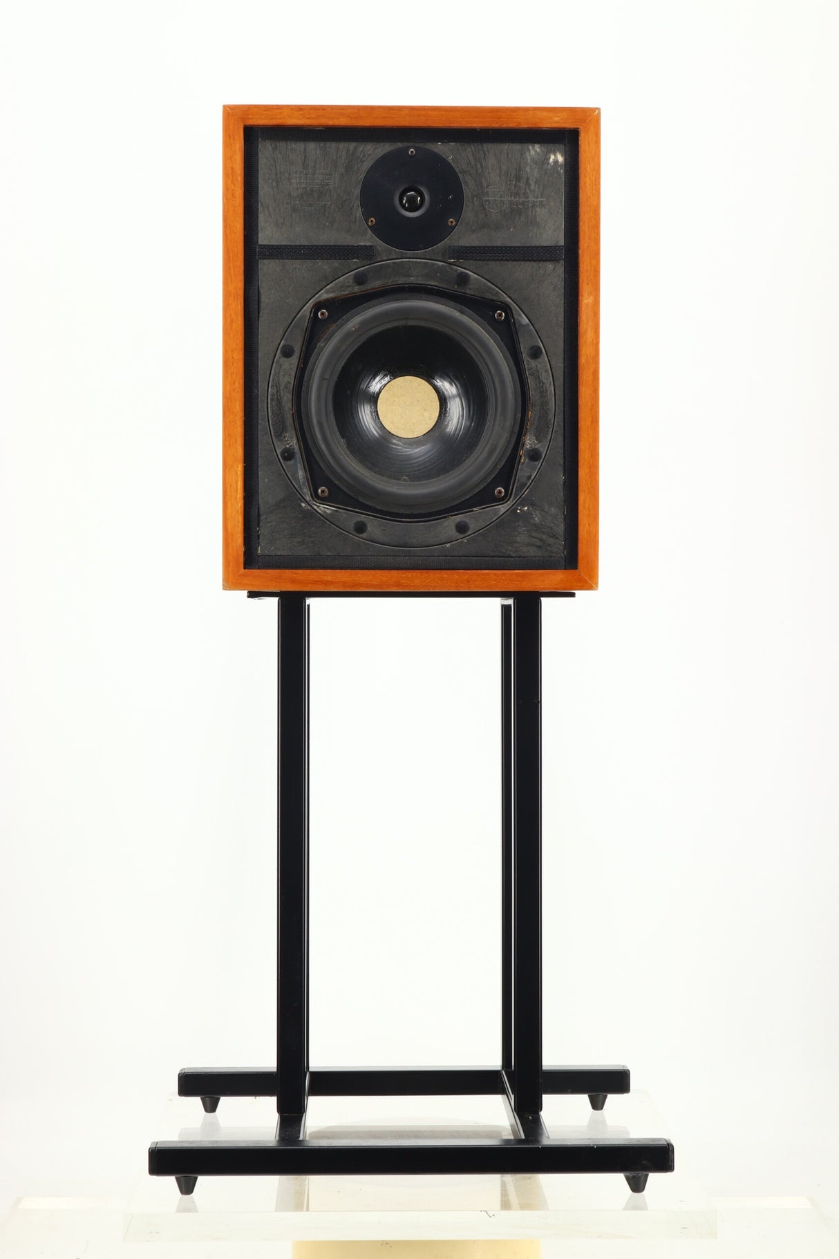Linn Isobarik Sara Loudspeakers - Cherry & Stands