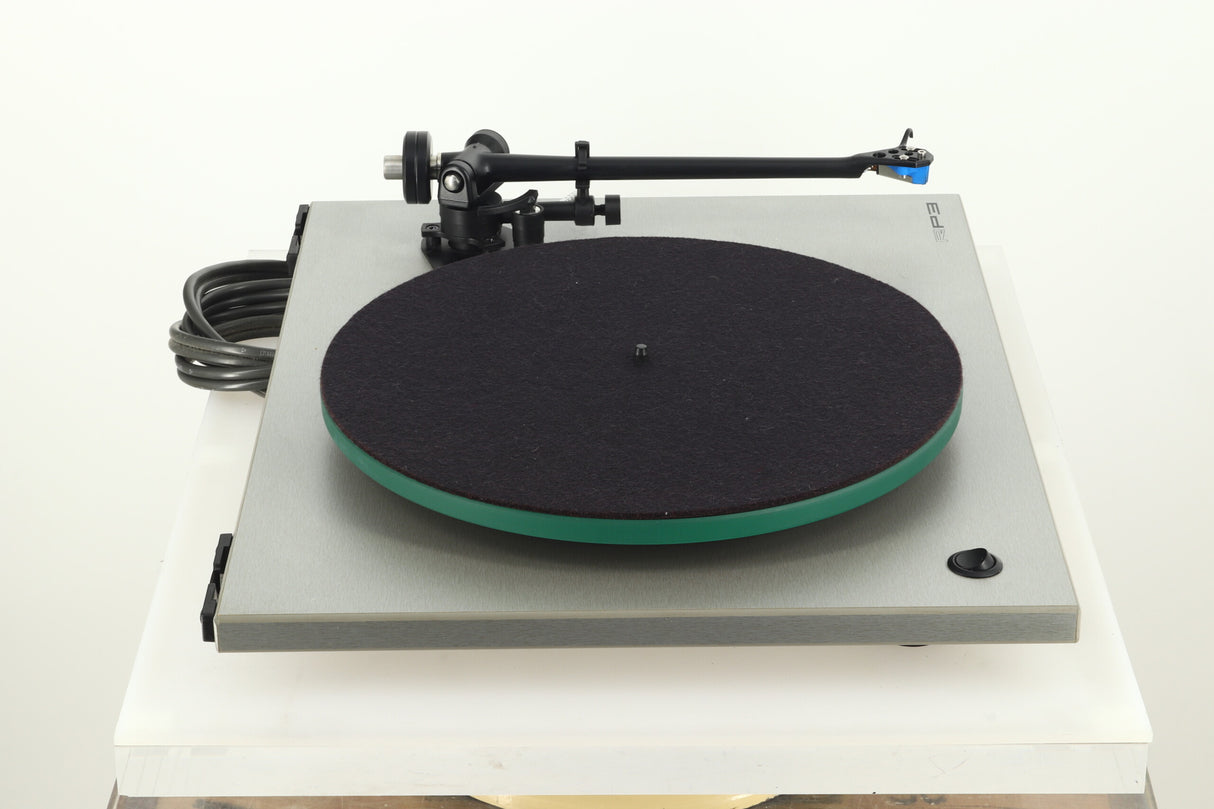 Rega RP3 Turntable - Silver / Elys 2 Cartridge