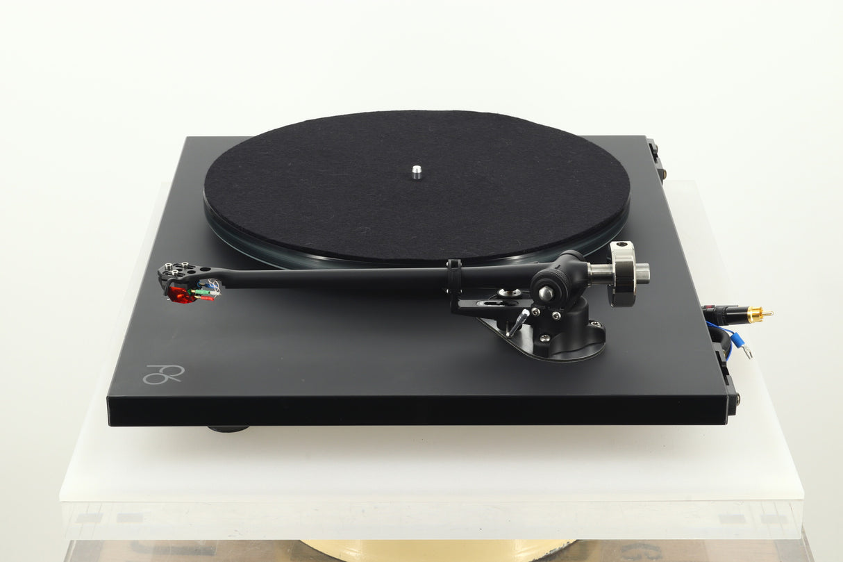 Rega Planar 6 Turntable - Black / Ania Pro Cartridge