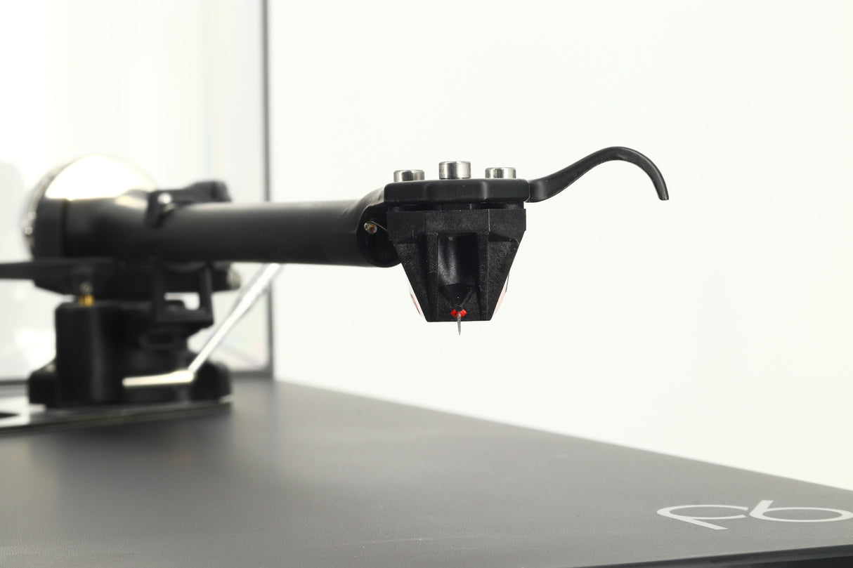 Rega Planar 6 Turntable - Black / Ania Pro Cartridge